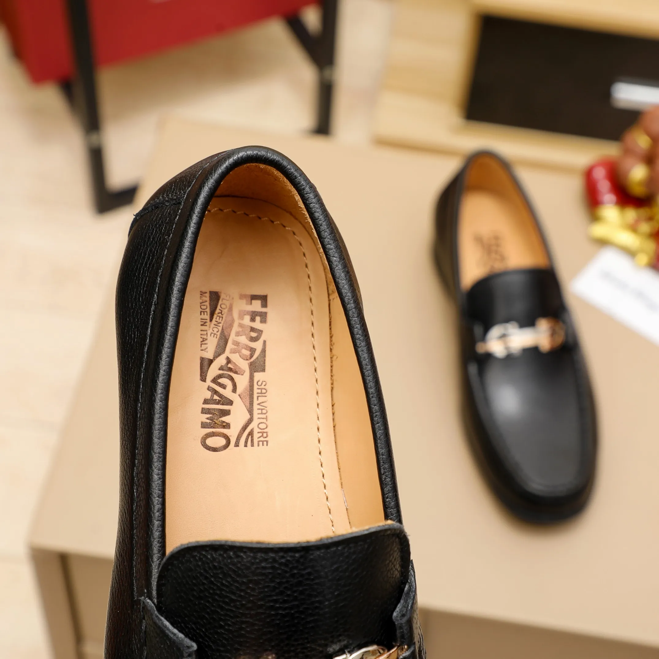 Men's clothing and shoes 💰460 🔥Ferragamo's new men's casual slip-on shoes🇨🇳Official website original 1:1 mold opening, original quality💯Fine workmanship, high-end luxury☘The upper is made of imported Italian first-layer cowhide🌴Luxury🐂leather lining🍓Rubber wear-resistant and non-slip outsole, breathable and comfortable to wear🍍The first choice for high-end men, black, size 38-45